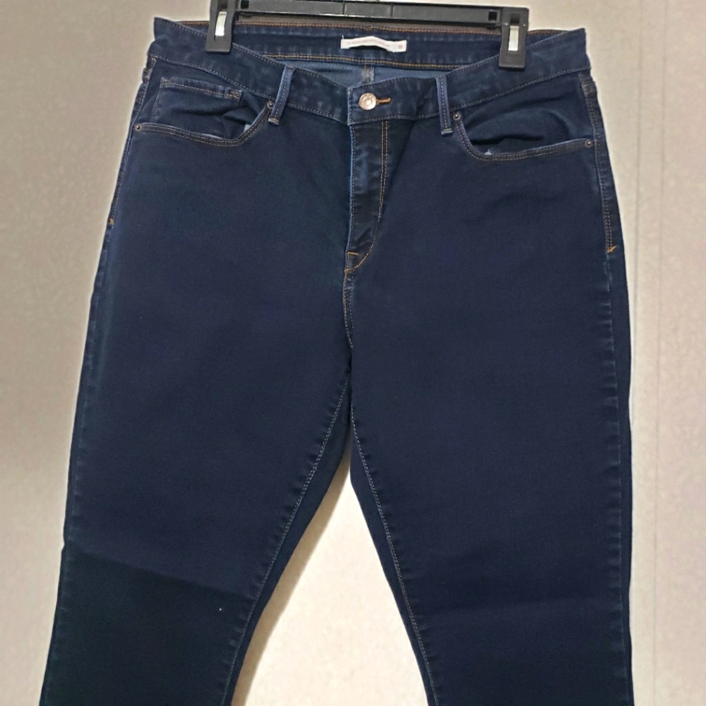 LEVI'S... Women's Dark Blue Jeans...SIZE:16 - Picture 3 of 11